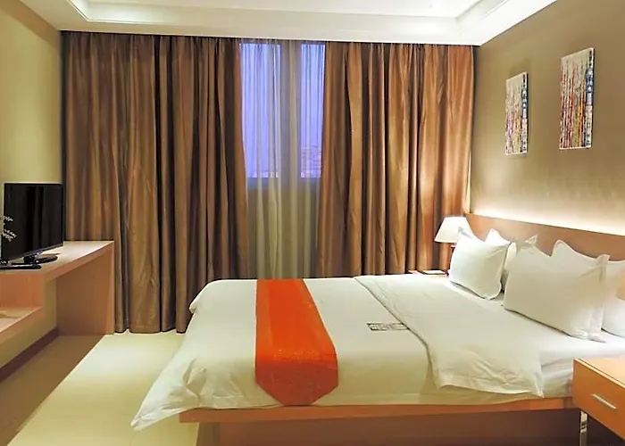 Dela 3* Manila