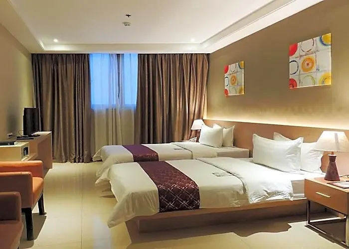 Dela 3* Manila