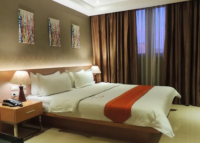 Dela 3* Manila