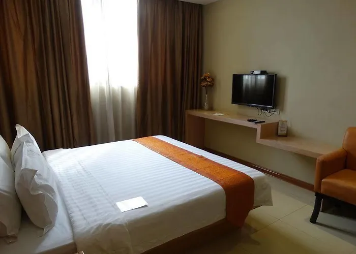 Dela Hotel 3*
