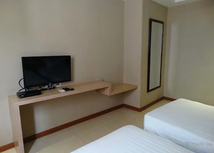 Dela 3* Manila