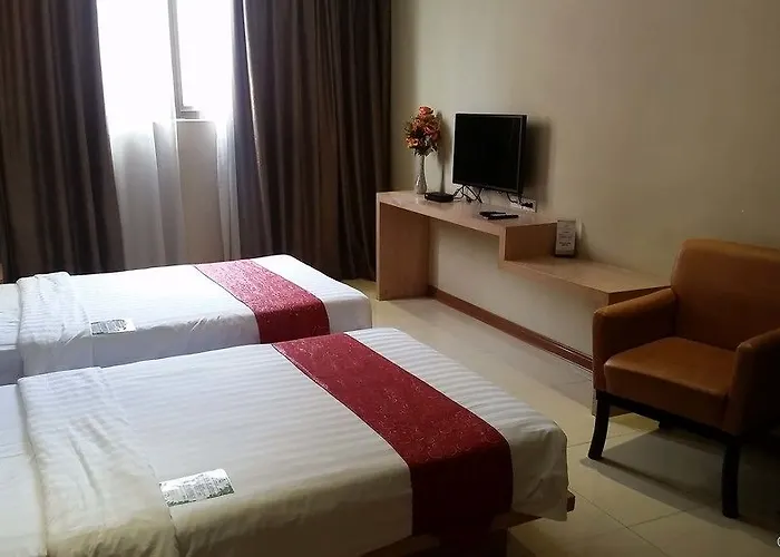 Dela 3* Manila